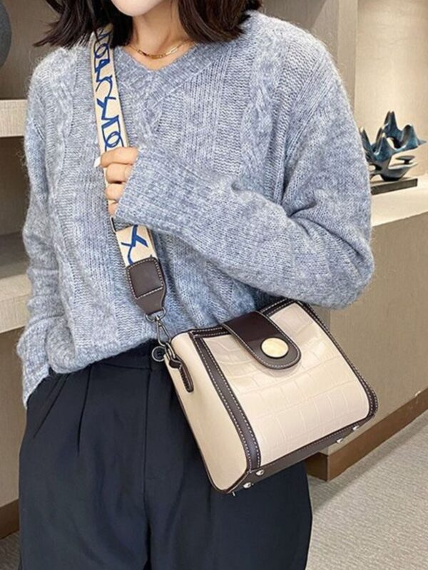 crocodile-pattern-wide-strap-crossbody-bag-kawaii-lifestyle-suzrevera-5511479.jpg Crocodile Pattern Wide Strap Crossbody Bag