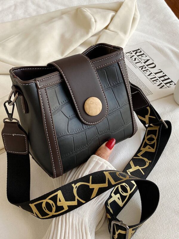 crocodile-pattern-wide-strap-crossbody-bag-kawaii-lifestyle-suzrevera-6220675.jpg Crocodile Pattern Wide Strap Crossbody Bag